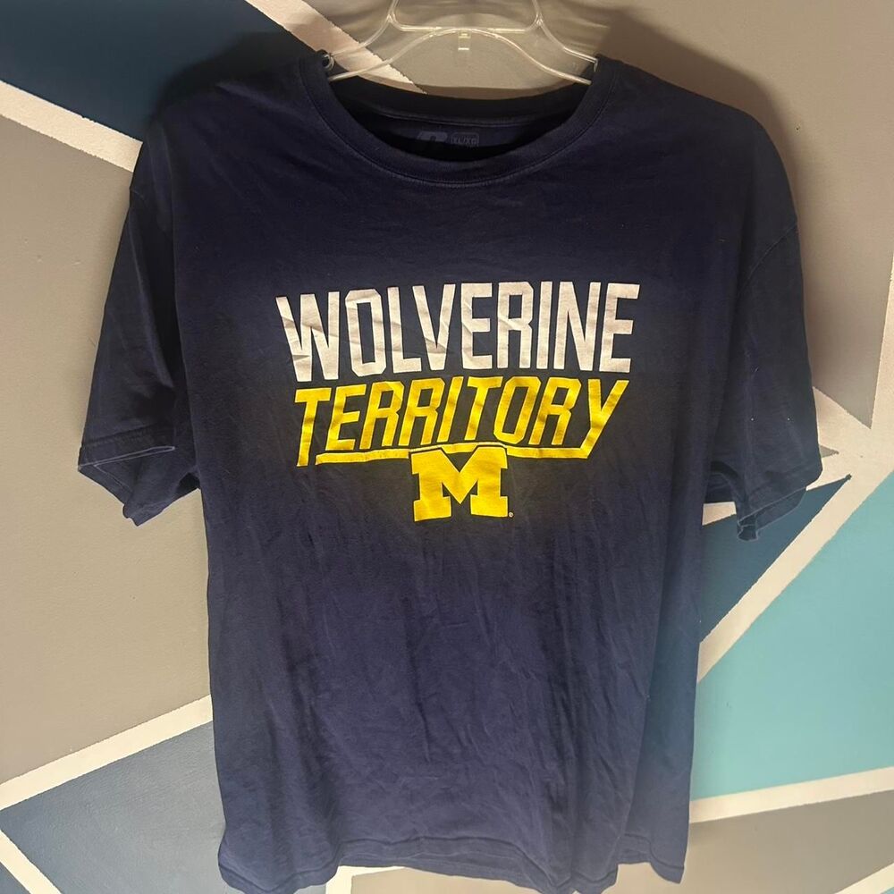 Russell-athletic Men's Navy and Blue T-shirt